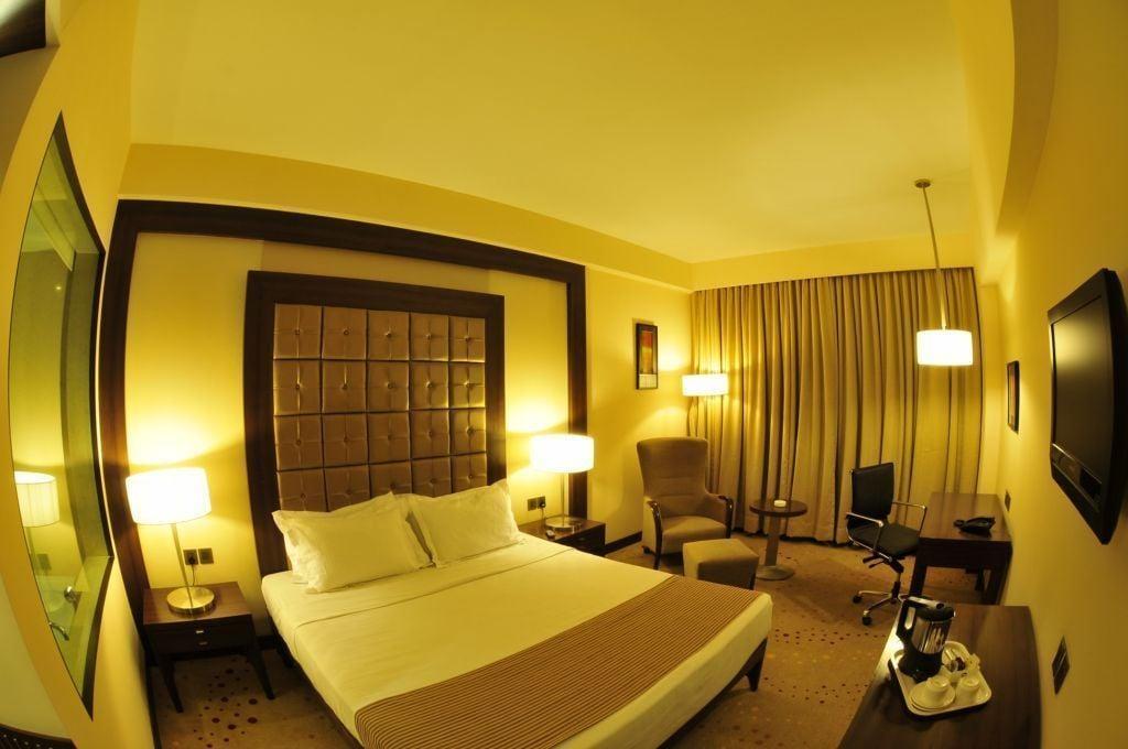 The Cambay Grand Hotel Ахмедабад Екстериор снимка