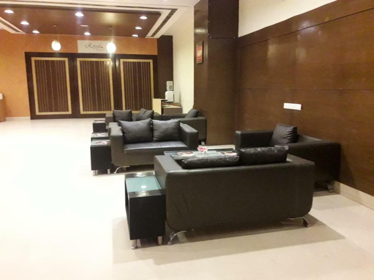 The Cambay Grand Hotel Ахмедабад Екстериор снимка